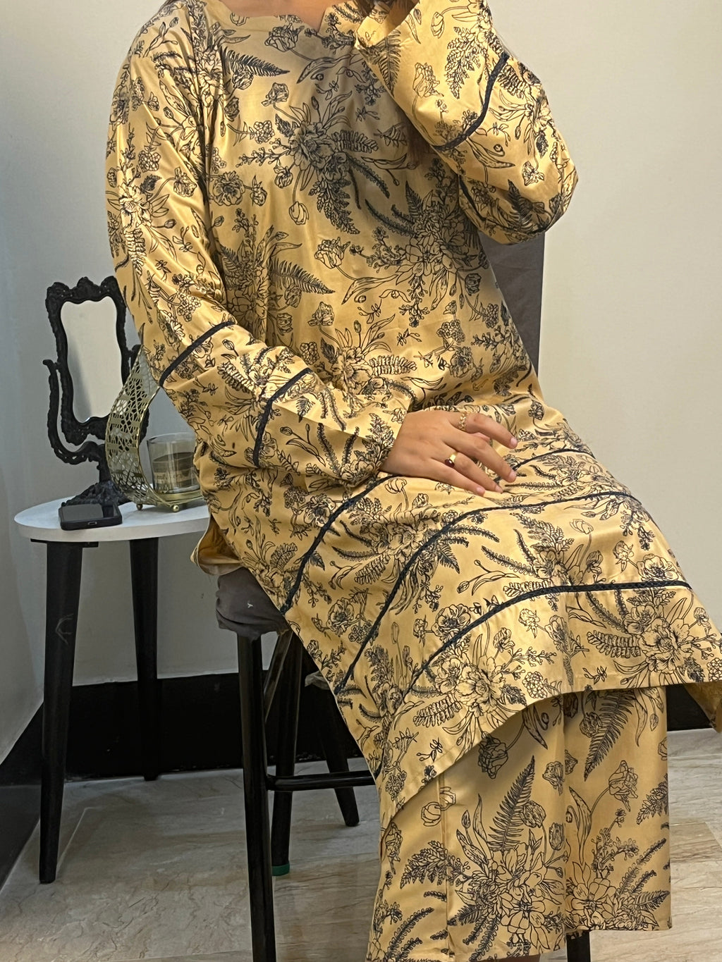 SABA TWO PC SUIT LAWN