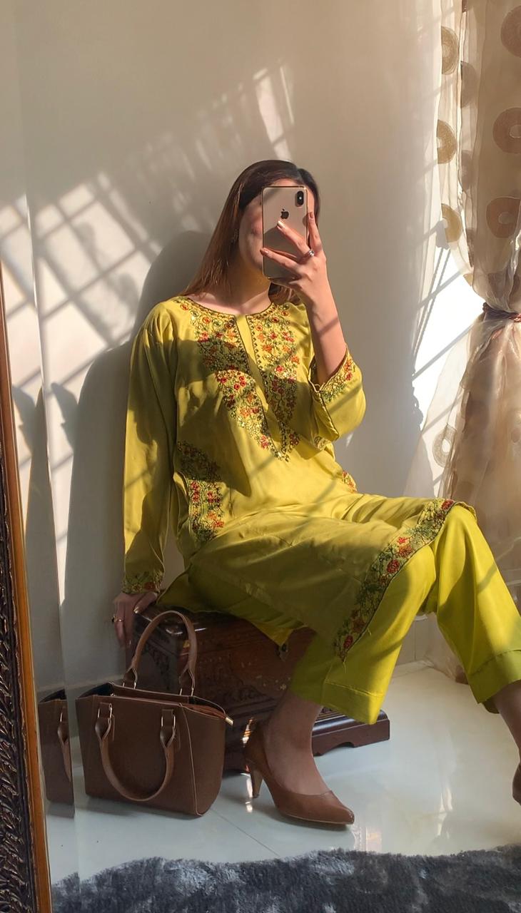 Pocket Sequence Embroidery 2Pc: Elevate Your Style!