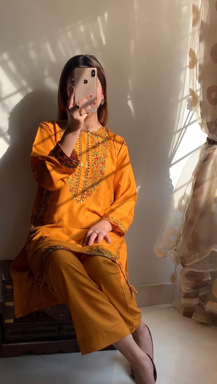 Pocket Sequence Embroidery 2Pc: Elevate Your Style!