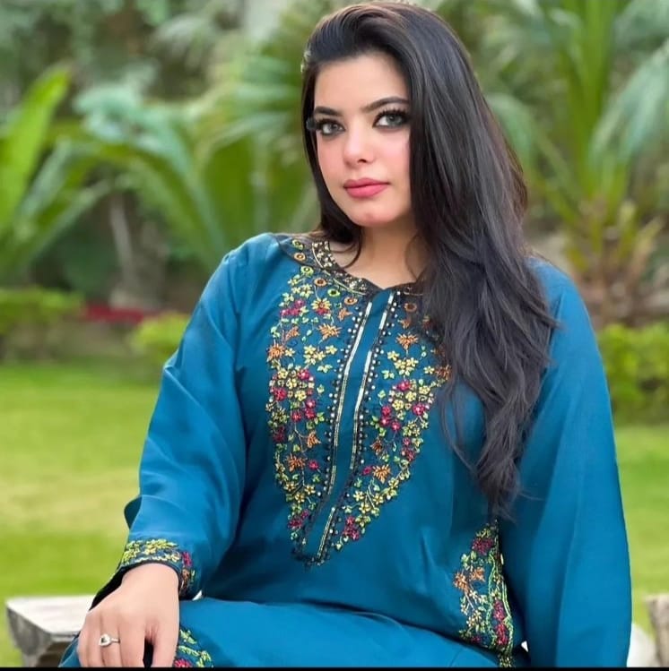 Pocket Sequence Embroidery 2-Piece Suit –