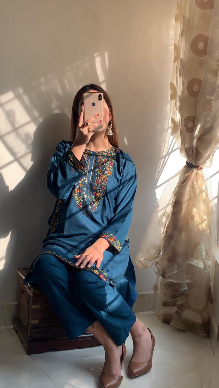 Pocket Sequence Embroidery 2-Piece Suit –